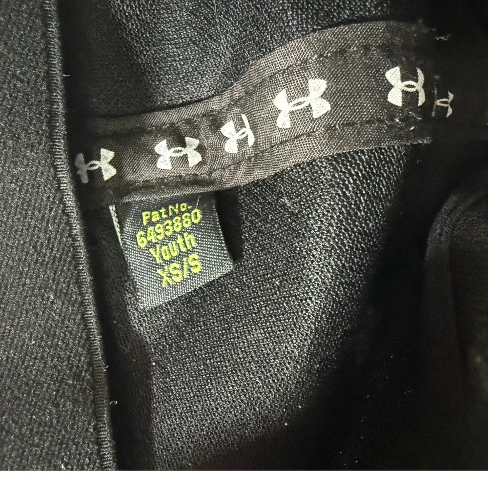 Under Armour •	brand under